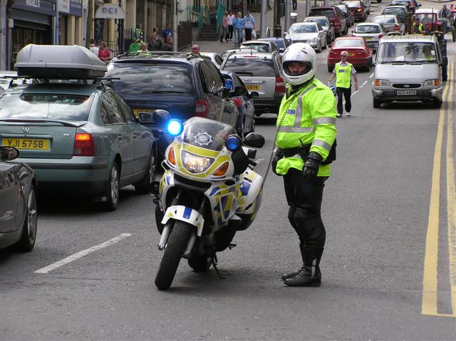 پلیس ترافیک رانندگی در  ایرلند 