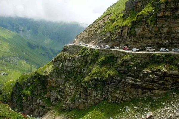 رانندگی در گردنه حیران