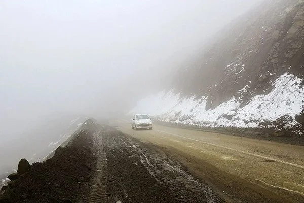 رانندگی در جاده کوهستانی