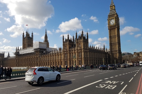 گواهینامه در انگلستان